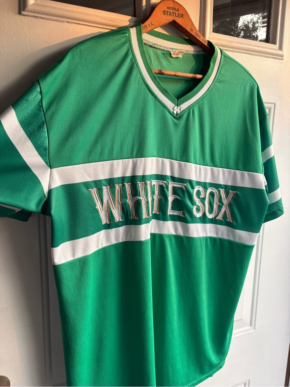 Chicago White Sox MLB Success Brands Green White & Gold V-Neck Jersey XL